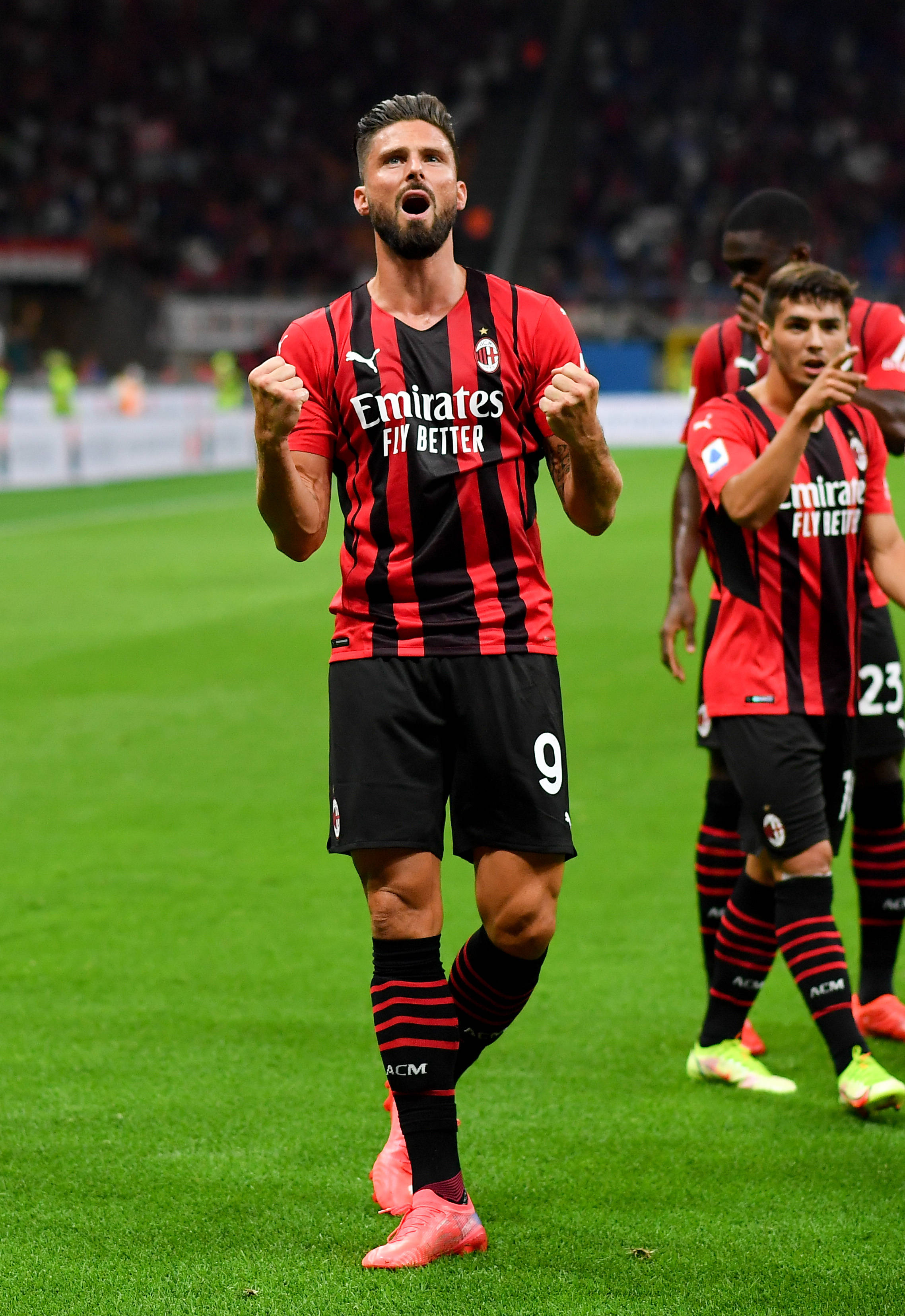 欧洲足球专家称赞瓦尔迪：他完美契合克雷莫内塞，能踢到41岁（欧足专家盛赞瓦尔迪：与克雷莫内塞完美匹配，有望踢到41岁）