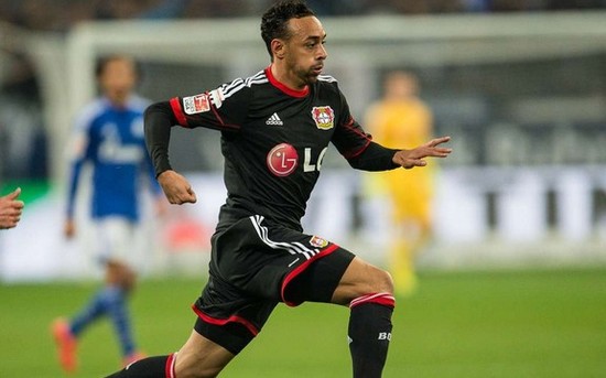 澳大利亚凭顽强作风强势出线（顽强拼搏助澳大利亚强势晋级）