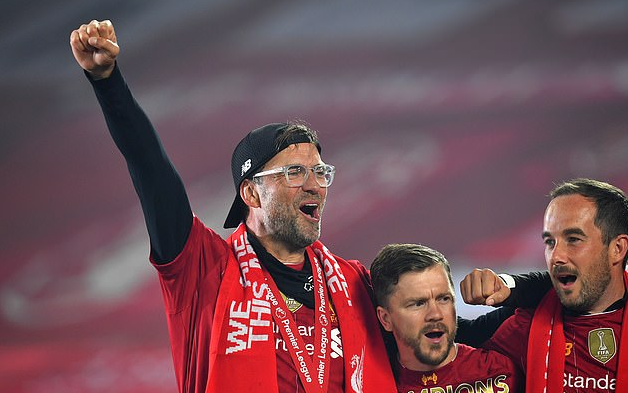 发生什么了？尼日利亚主帅和民主刚果主帅在赛后互相推搡（赛后爆发冲突：尼日利亚与刚果（金）主帅互相推搡）