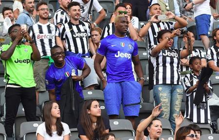 巴甲战报：若日尼奥点射难救主，弗拉门戈1-2弗鲁米嫩塞（巴甲焦点战：若日尼奥点球破门难救弗拉门戈，1-2不敌弗鲁米嫩塞）