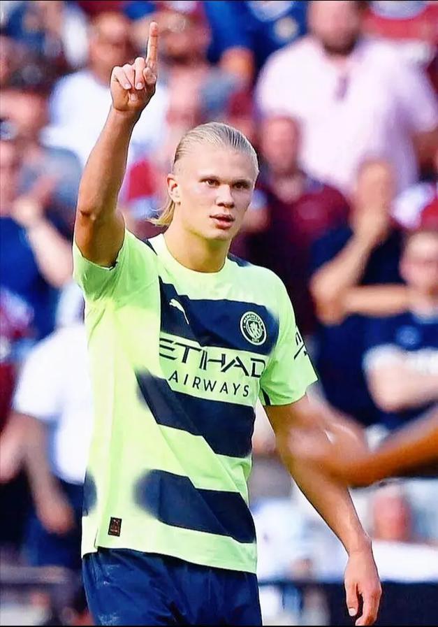 东体：申花踢广岛将沿用433阵型，斯卢茨基并非只会442菱形（东体：申花对阵广岛继续用433，斯卢茨基战术不局限于442菱形）